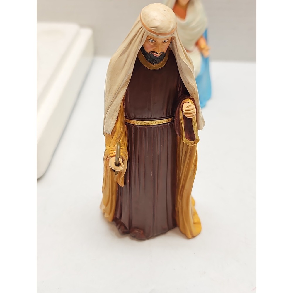 Joseph, Mary, Baby Jesus Hawthorne Village St. Peter's Square Nativity Set - Picture 5 of 11